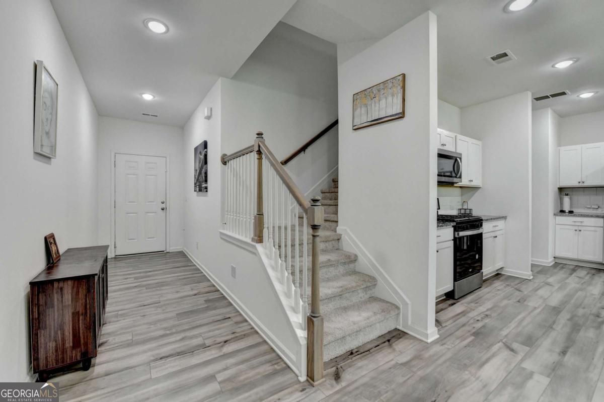 6125 LANGDON WAY