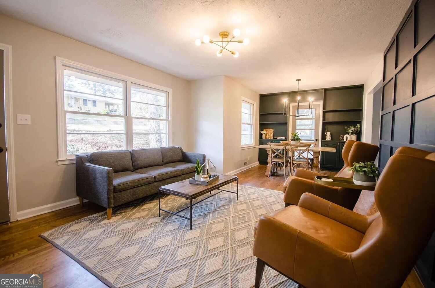 110 Peachtree CIR SE