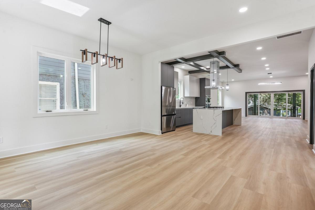 1135 West AVE SW