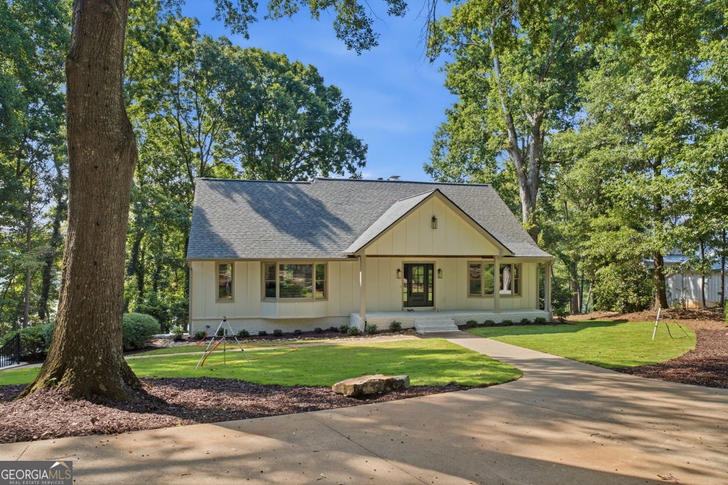 Photo of 2585 Bridgewater Circle, Gainesville, GA 30506 (MLS # 10835698)