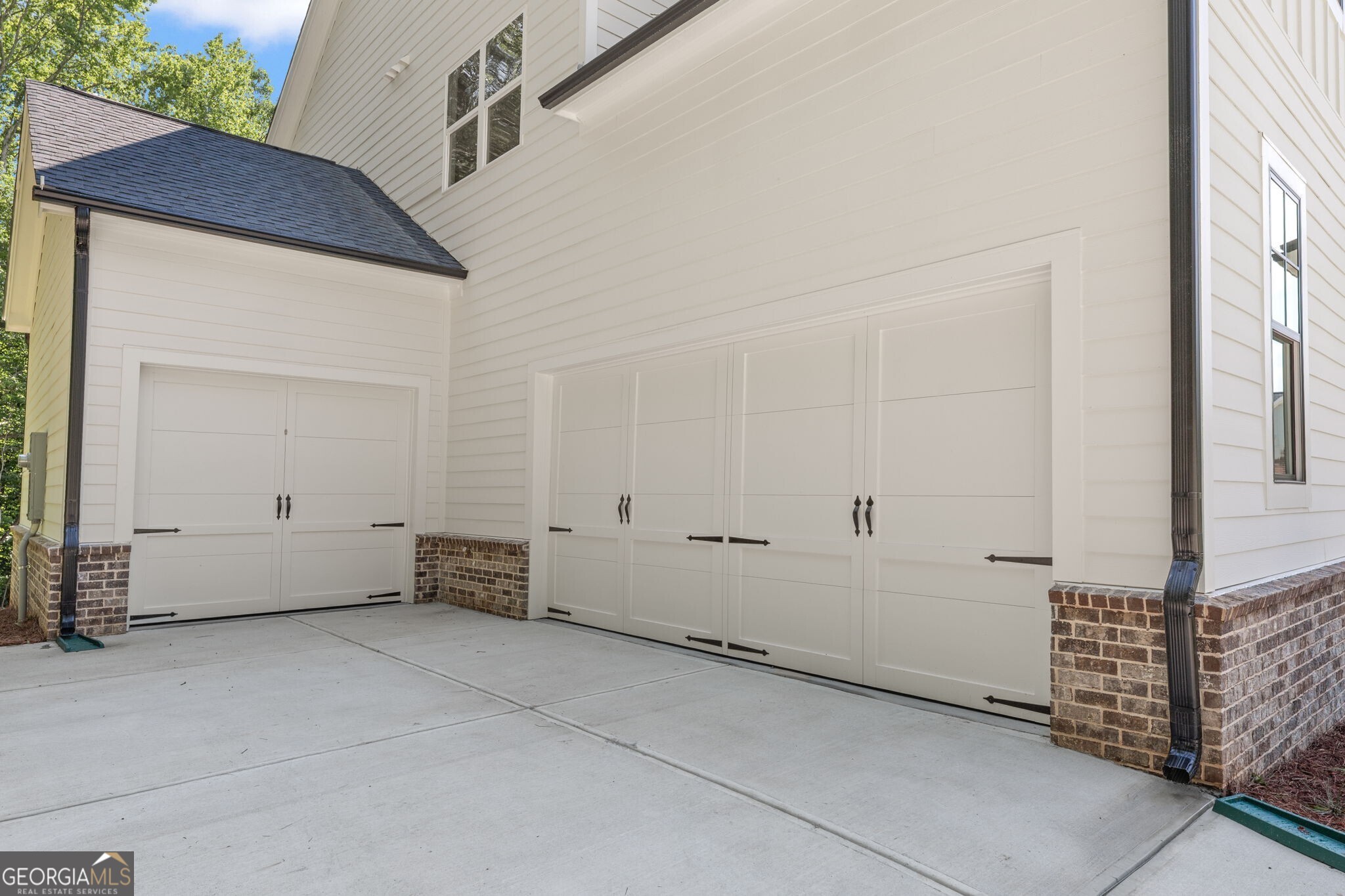 9135 Greenway CT