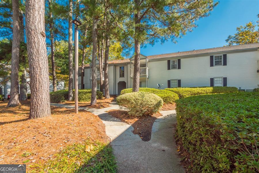 1000 Belmont - Residential Lease