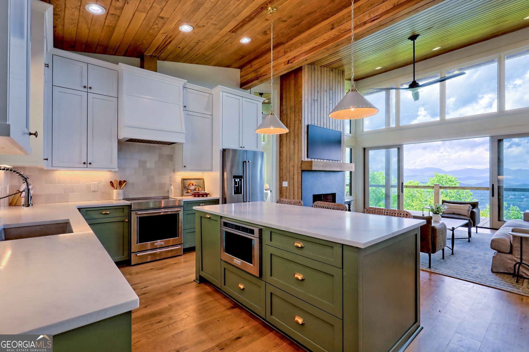 Tiger, Georgia 30576, United States, 3 Bedrooms Bedrooms, ,3 BathroomsBathrooms,Residential,Active,126884