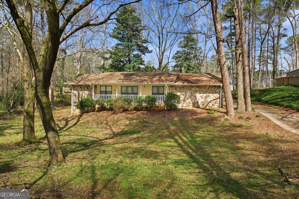 Photo of 408 Willow Creek Road, Fairburn, GA 30213 (MLS # 10707770)