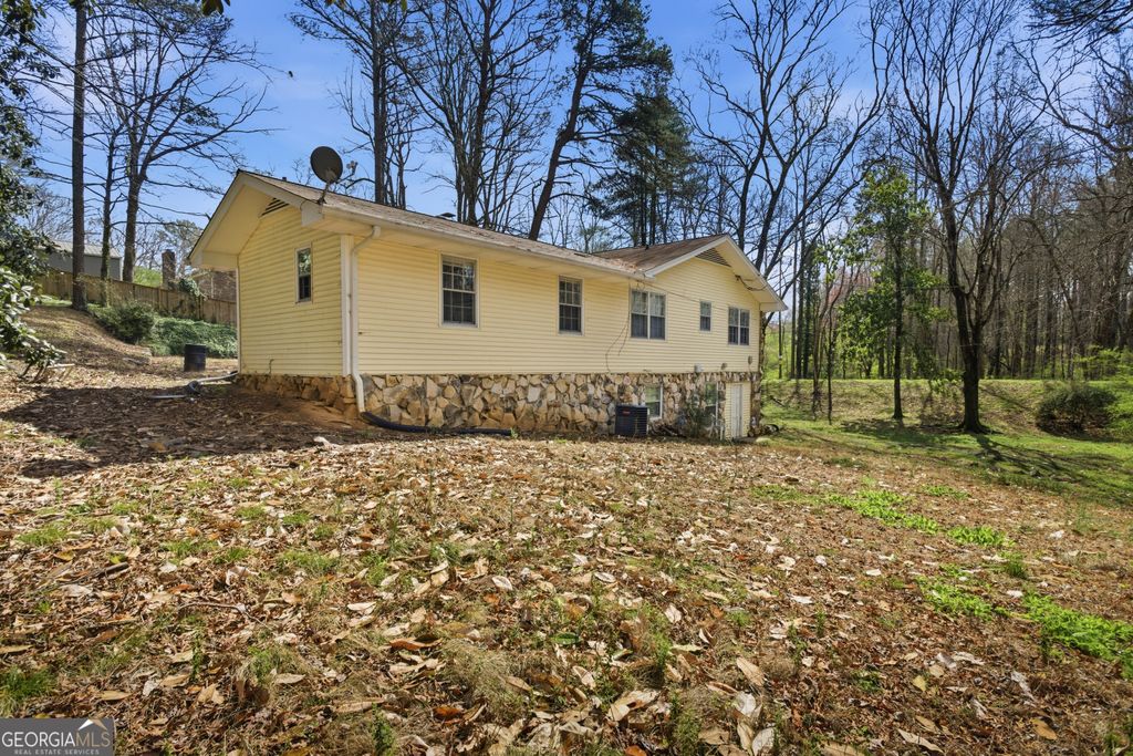 Photo of 408 Willow Creek Road, Fairburn, GA 30213 (MLS # 10707770)