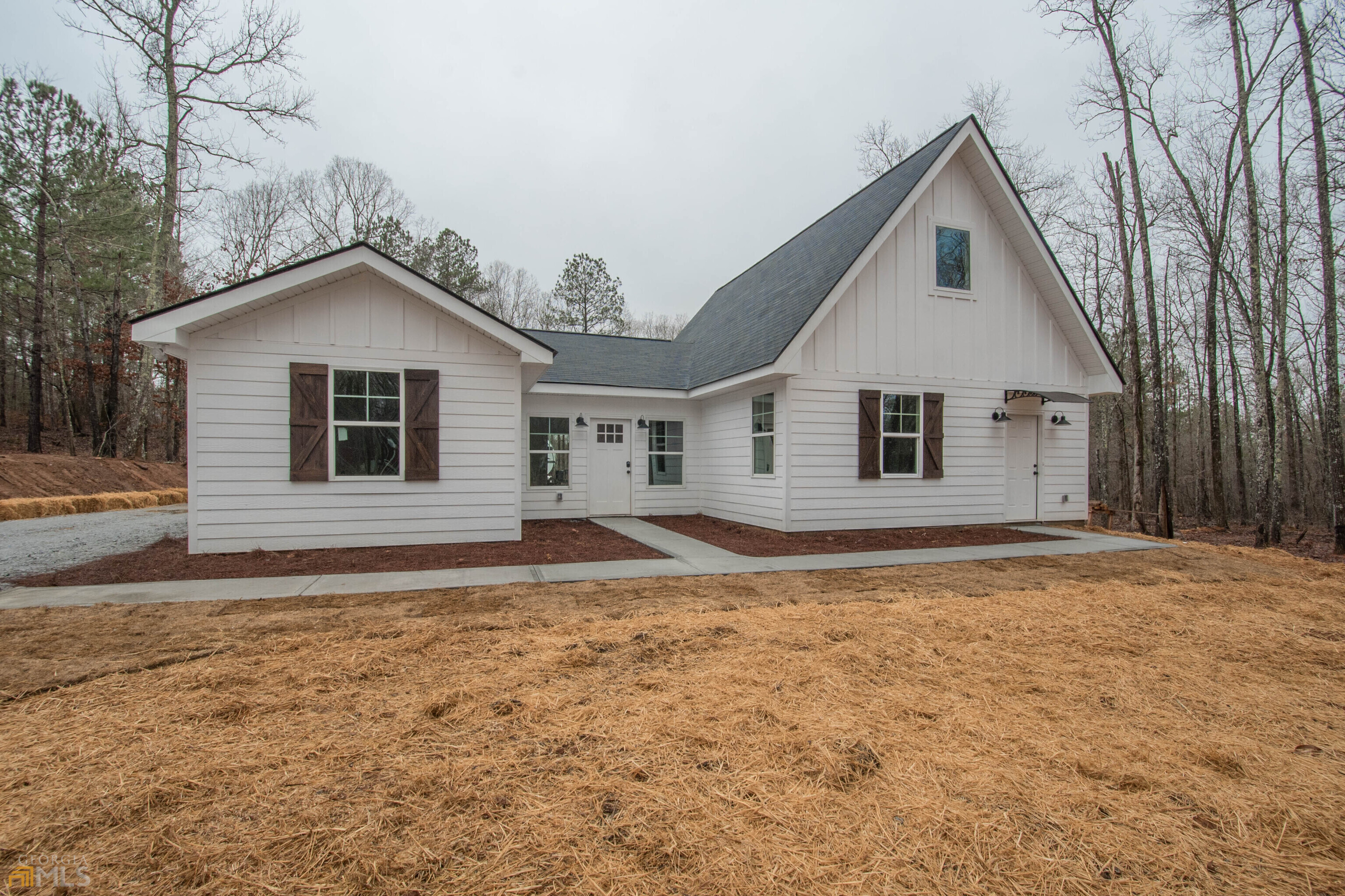 Photo 36 of 39 of 582 W Grantville RD house