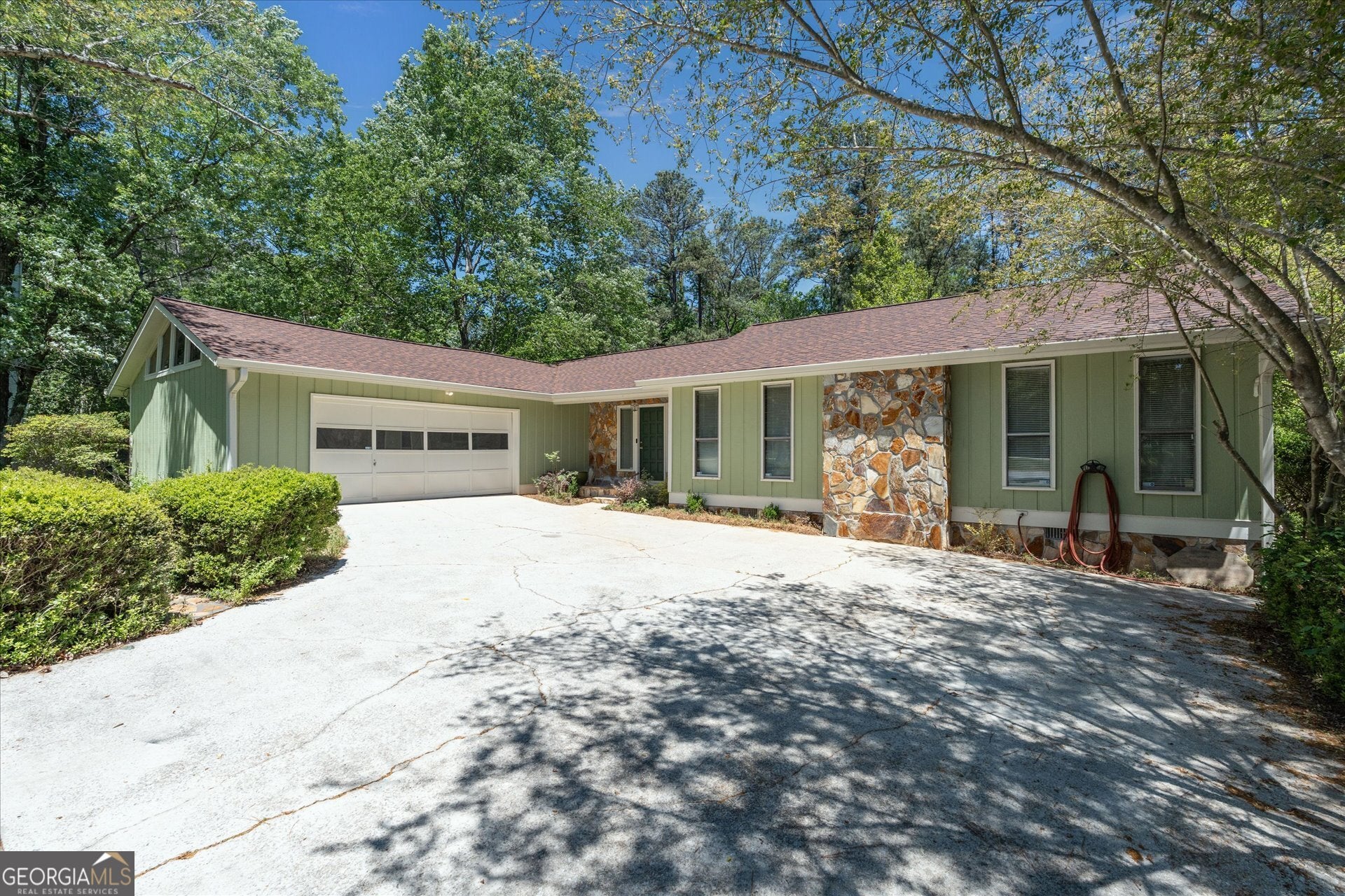 110 Lake Terrace CT