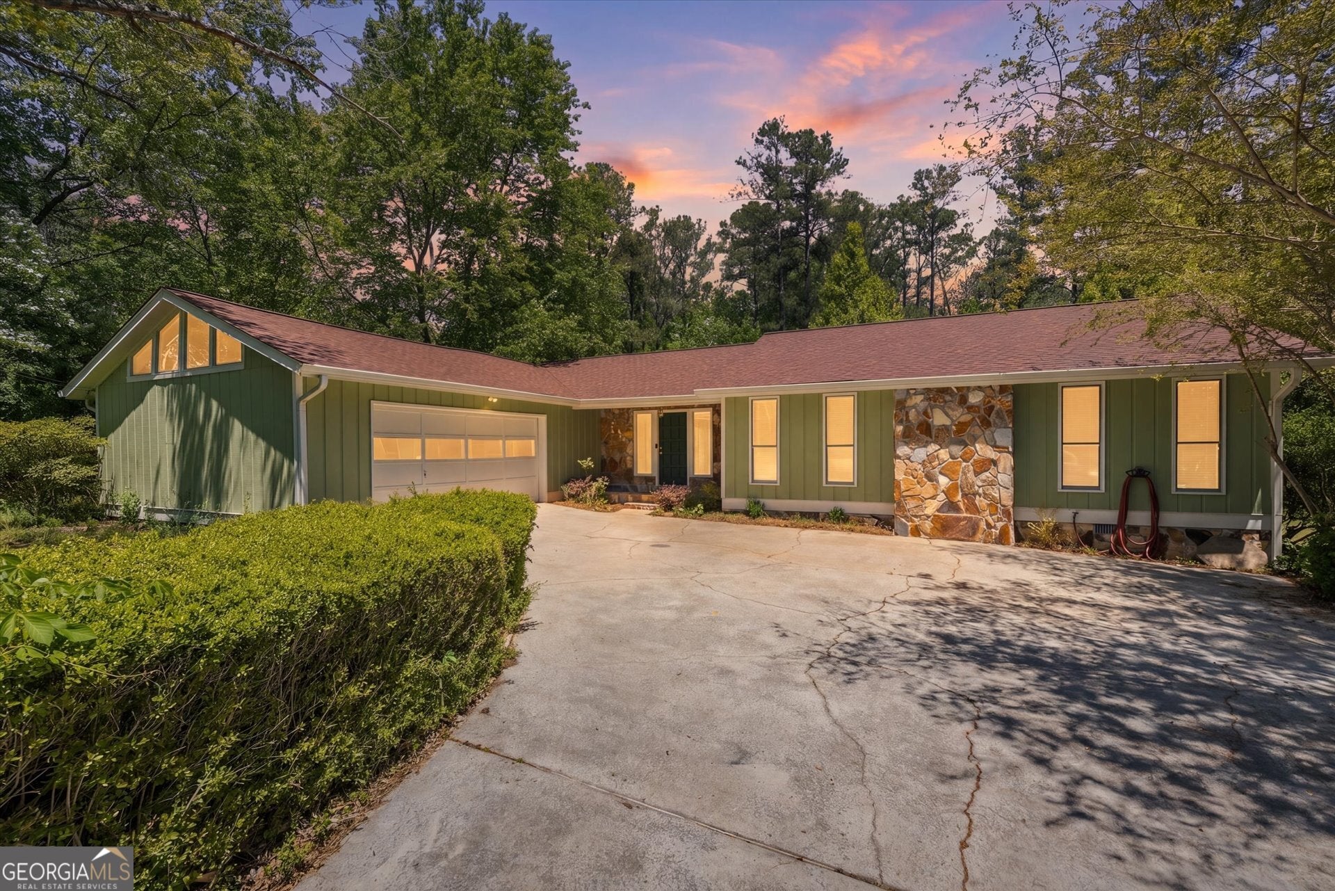 110 Lake Terrace CT