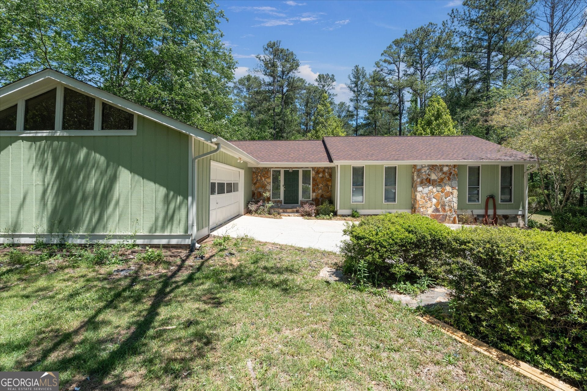 110 Lake Terrace CT