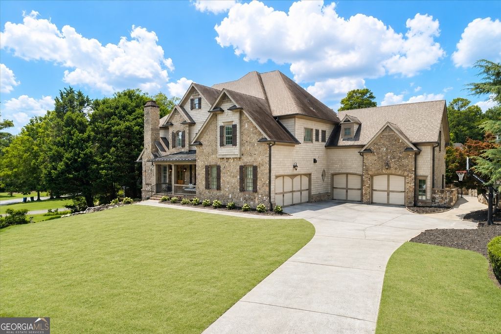 Photo of 1084 West Nancy Creek Drive, Atlanta, GA 30319 (MLS # 10803961)