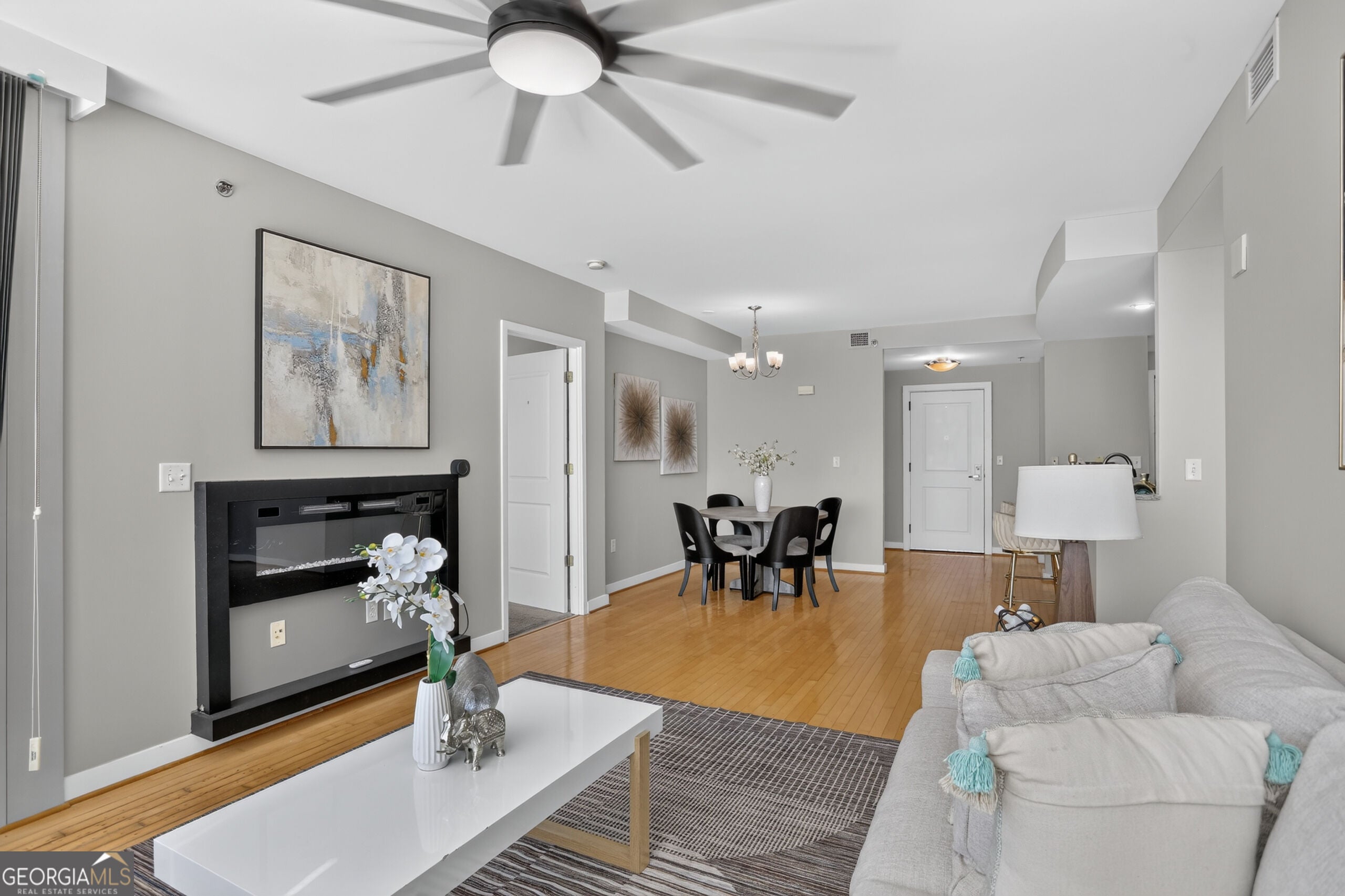 3338 Peachtree RD NE APT 601