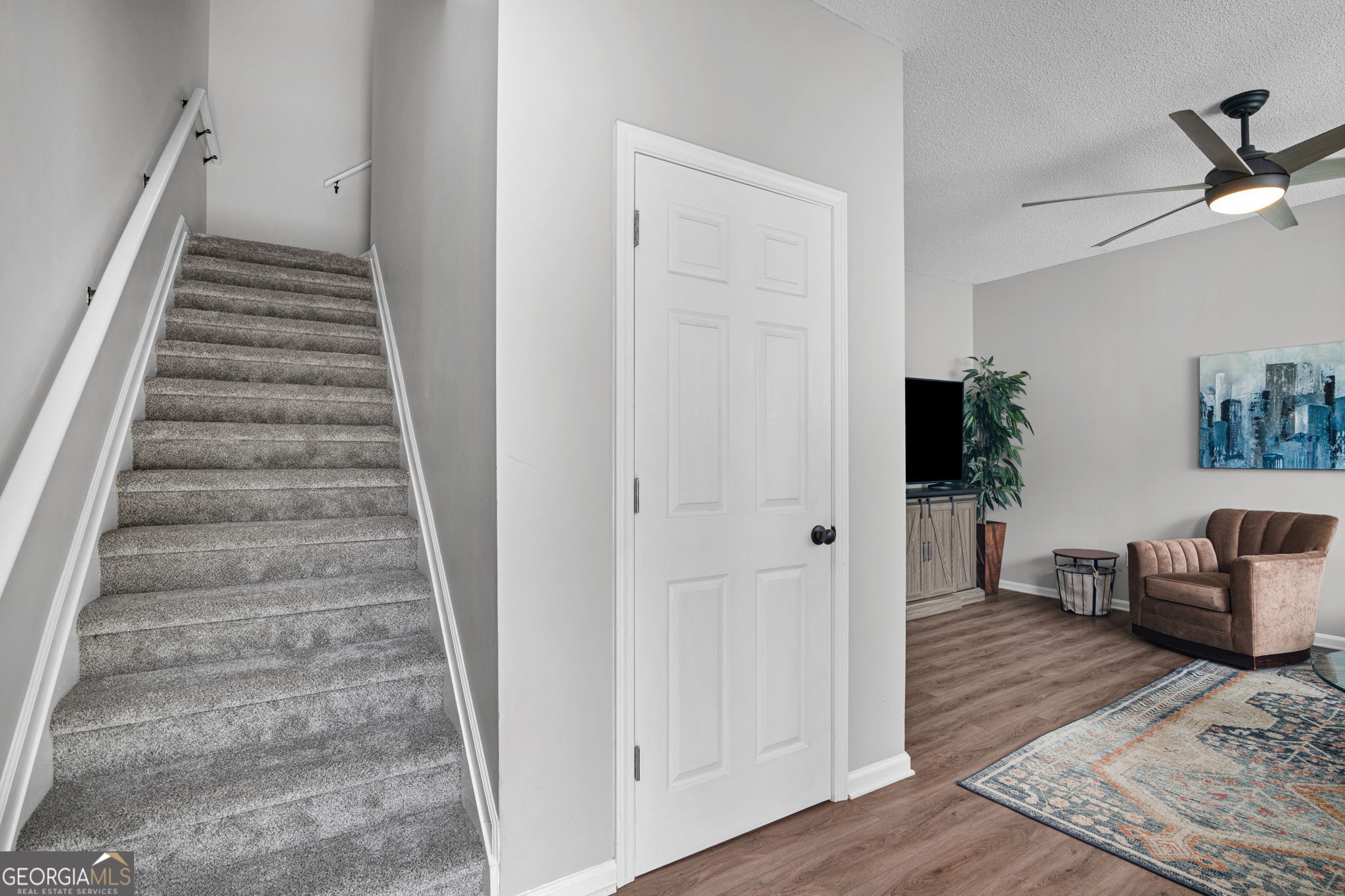410 Rosewood LN