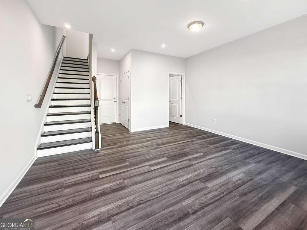 Photo of 1434 Creekside Circle NW, Atlanta, GA 30318 (MLS # 10666753)