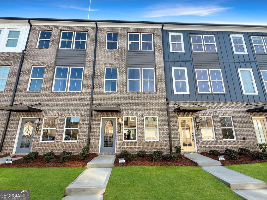 Photo of 1434 Creekside Circle NW, Atlanta, GA 30318 (MLS # 10666753)