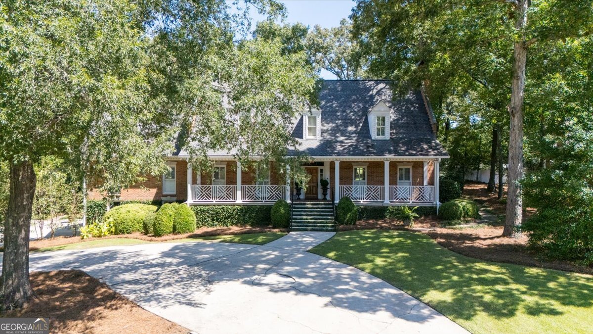 Gorgeous Home - master on the main, 3BR upstairs, with a bonus playroom. Lower level has a full bathroom and huge exercise or playroom. Very open and stylish! Lots of fireplaces. Back patio has a fireplace! Beautiful golf views - check out photos! You will love this uniquely beautiful property.