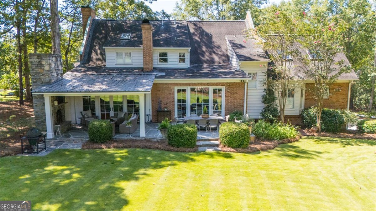 1153 Saint Andrews DR