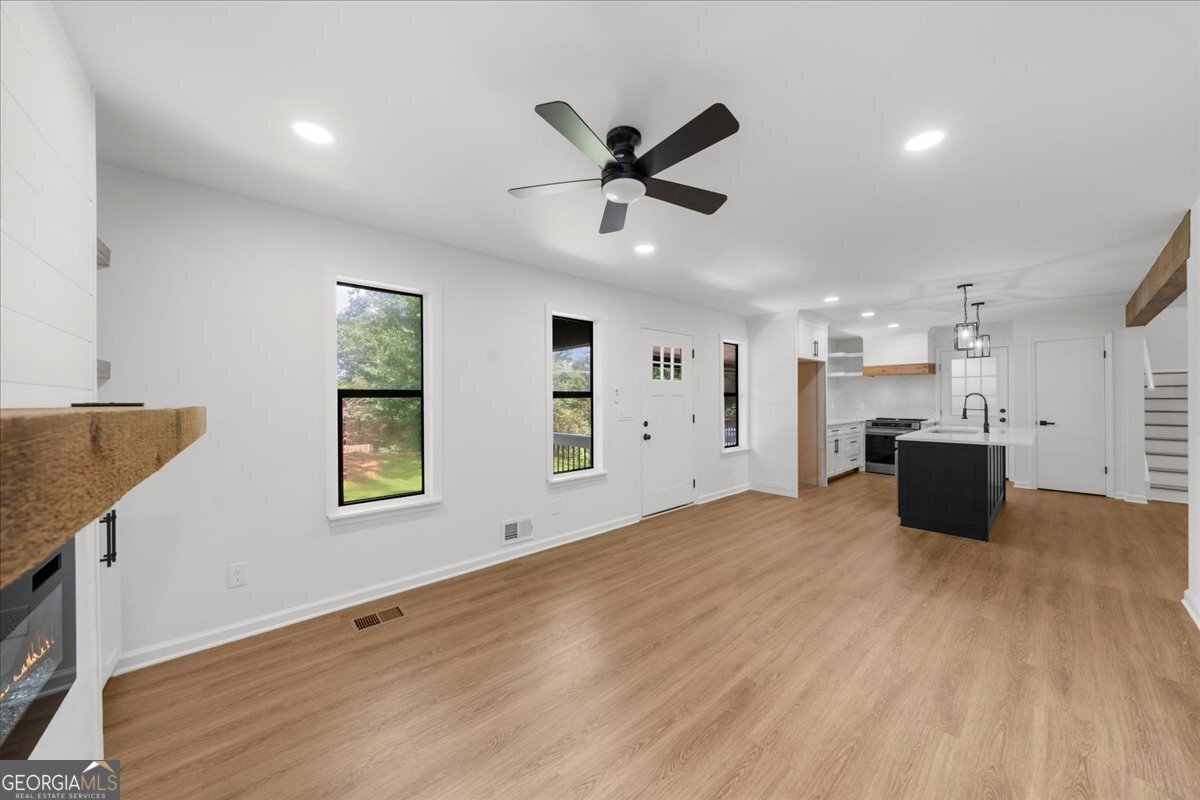 1690 Eaglecreek TRL