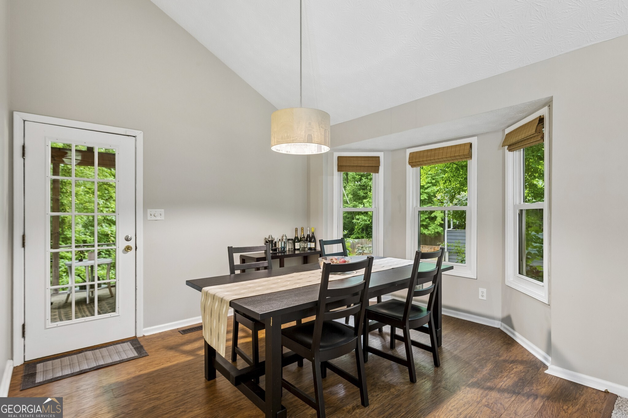 696 Cades Cove CT