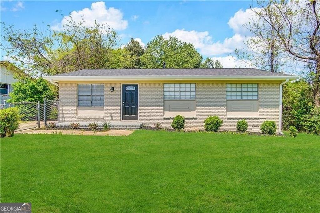 Photo of 1465 Holcomb Avenue, East Point, GA 30344 (MLS # 10772062)