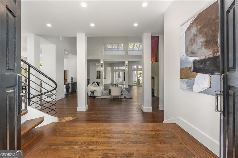 35 Robin Hood RD NE