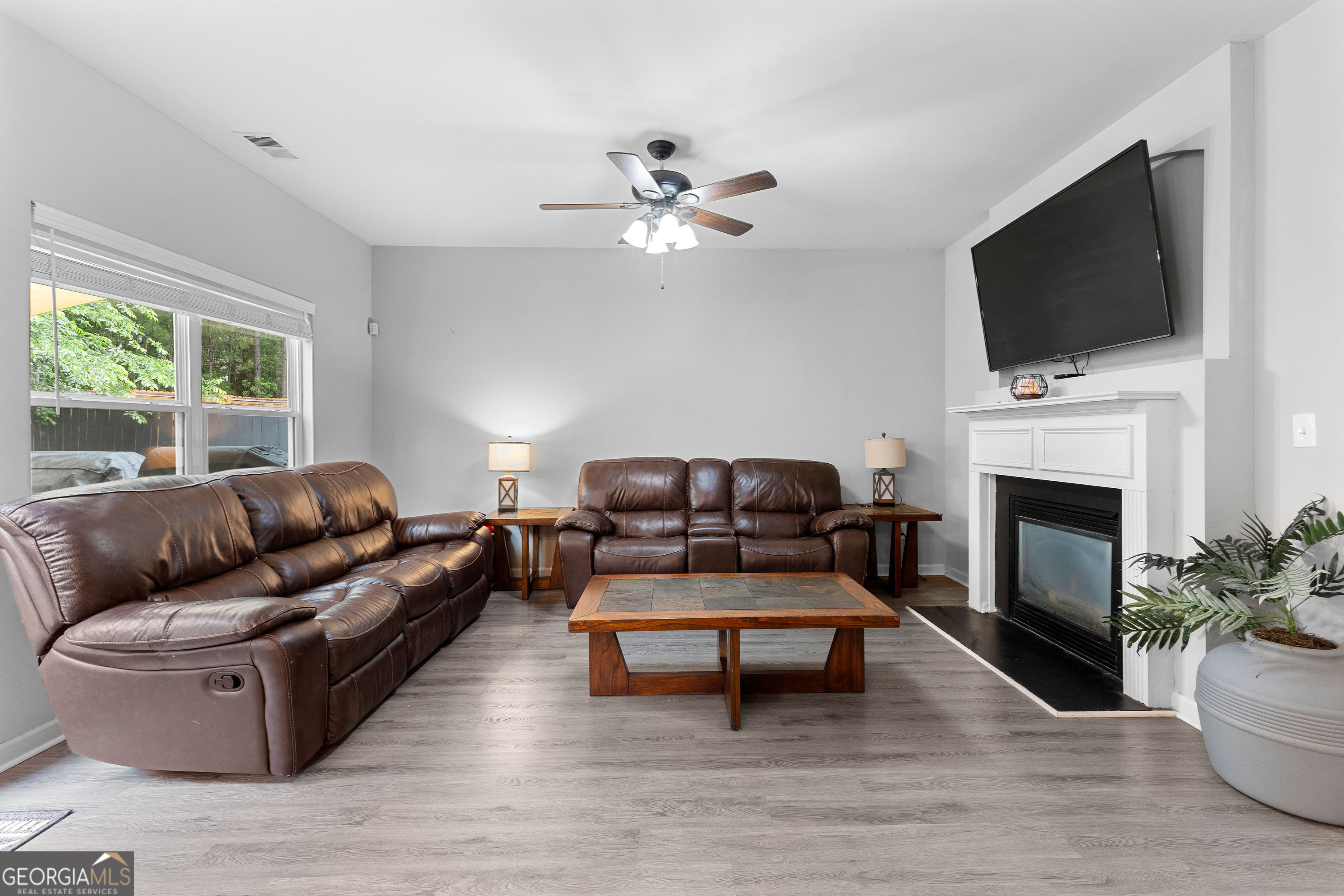 Newnan, Georgia 30263, United States, 4 Bedrooms Bedrooms, ,3 BathroomsBathrooms,Residential,Active,127286