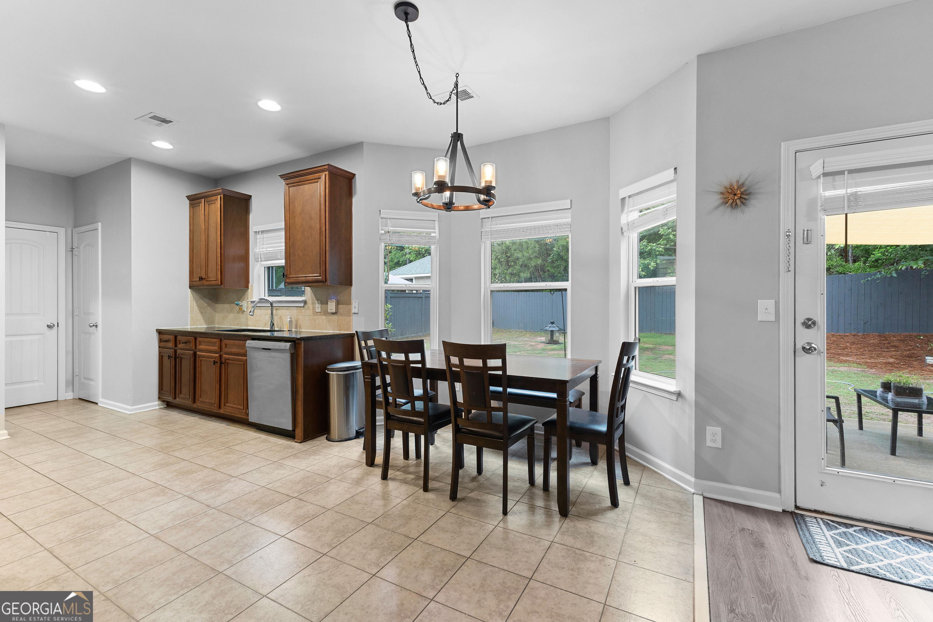 Newnan, Georgia 30263, United States, 4 Bedrooms Bedrooms, ,3 BathroomsBathrooms,Residential,Active,127286