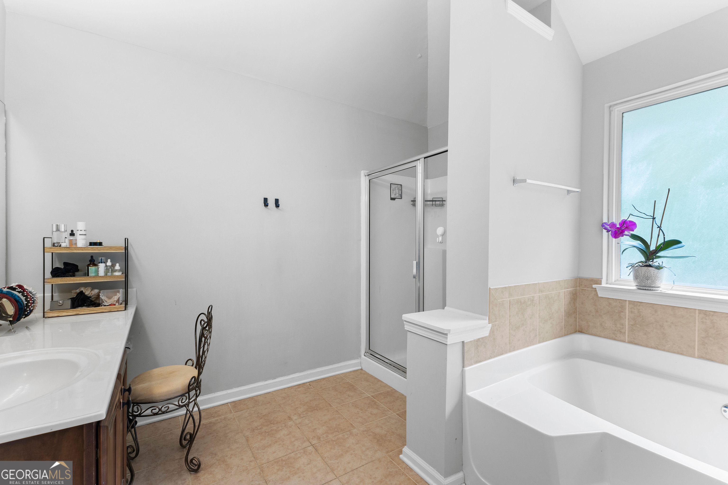 Newnan, Georgia 30263, United States, 4 Bedrooms Bedrooms, ,3 BathroomsBathrooms,Residential,Active,127286