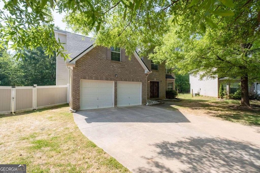Photo of 385 Kentwood Springs Drive, Hampton, GA 30228 (MLS # 10740863)