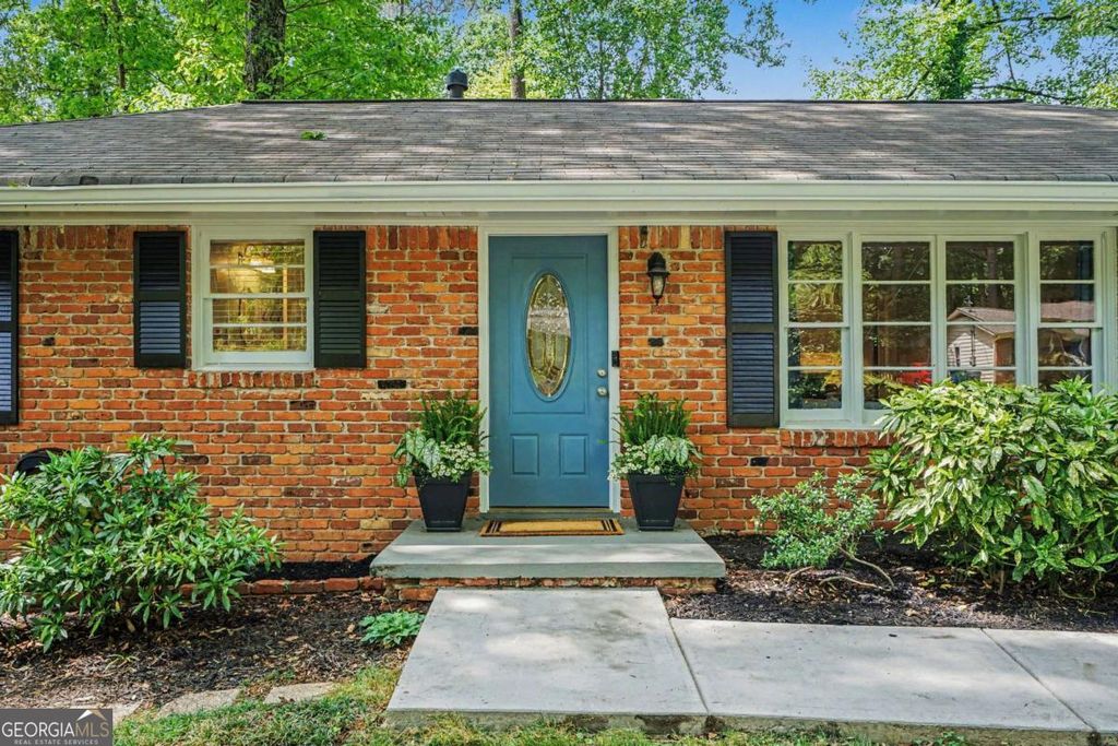 Photo of 840 Vista Way, Decatur, GA 30033 (MLS # 10754544)