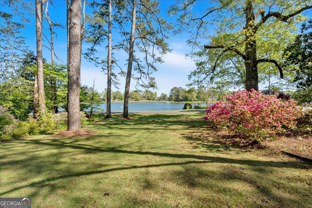 403 Lakeside DR