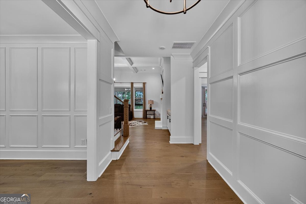 105 Fox CT