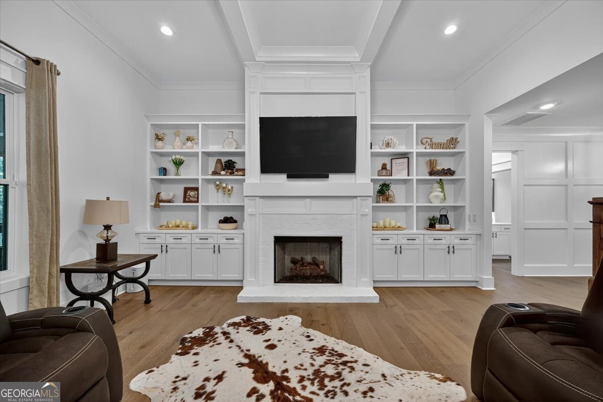 105 Fox CT