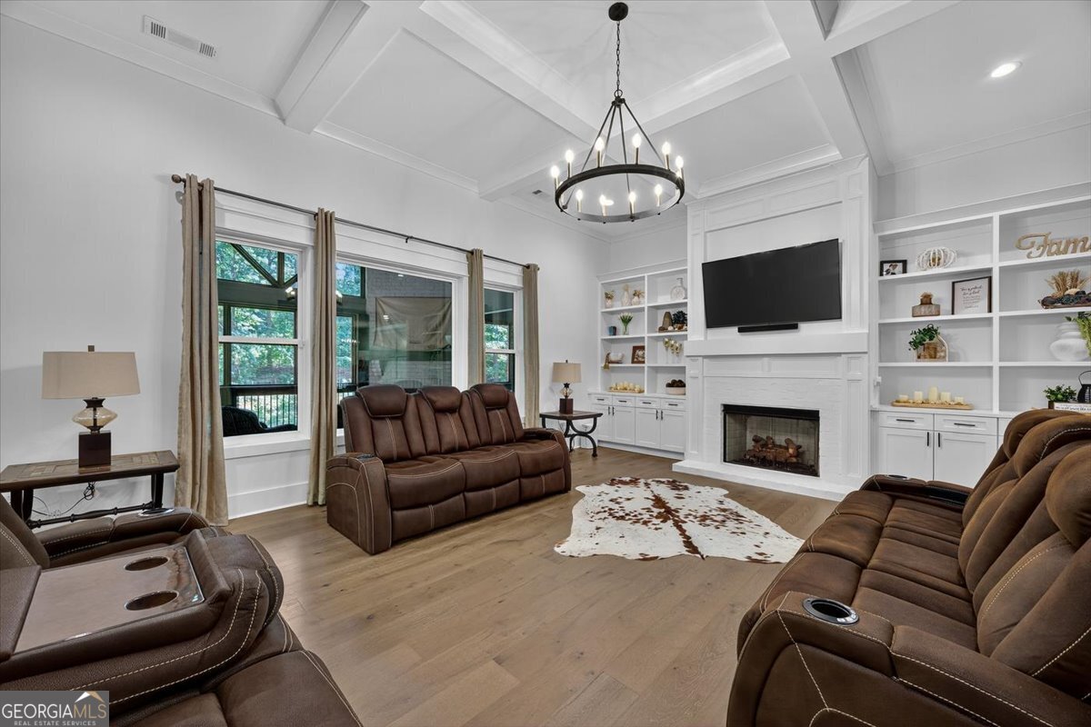 105 Fox CT