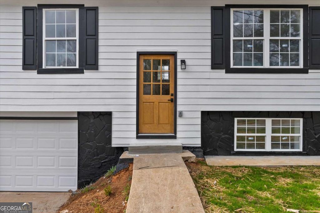 Photo of 1381 To Lani Farm Rd, Stone Mountain, GA 30083 (MLS # 10712264)