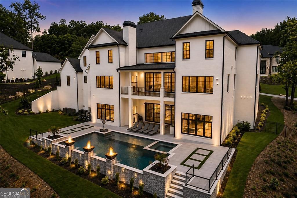 245 Traditions DR