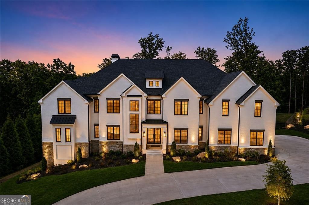 245 Traditions DR