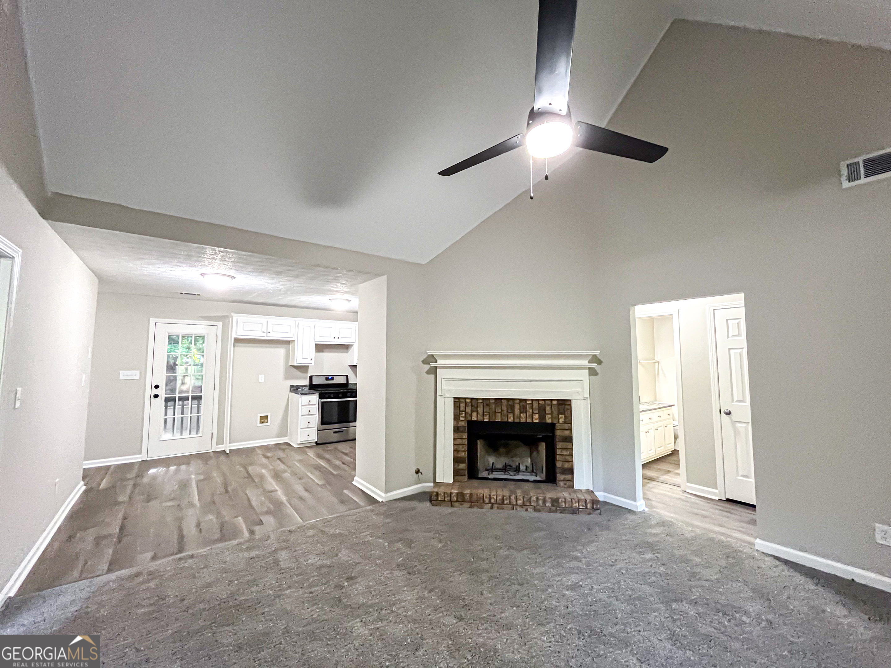 530 Austin DR