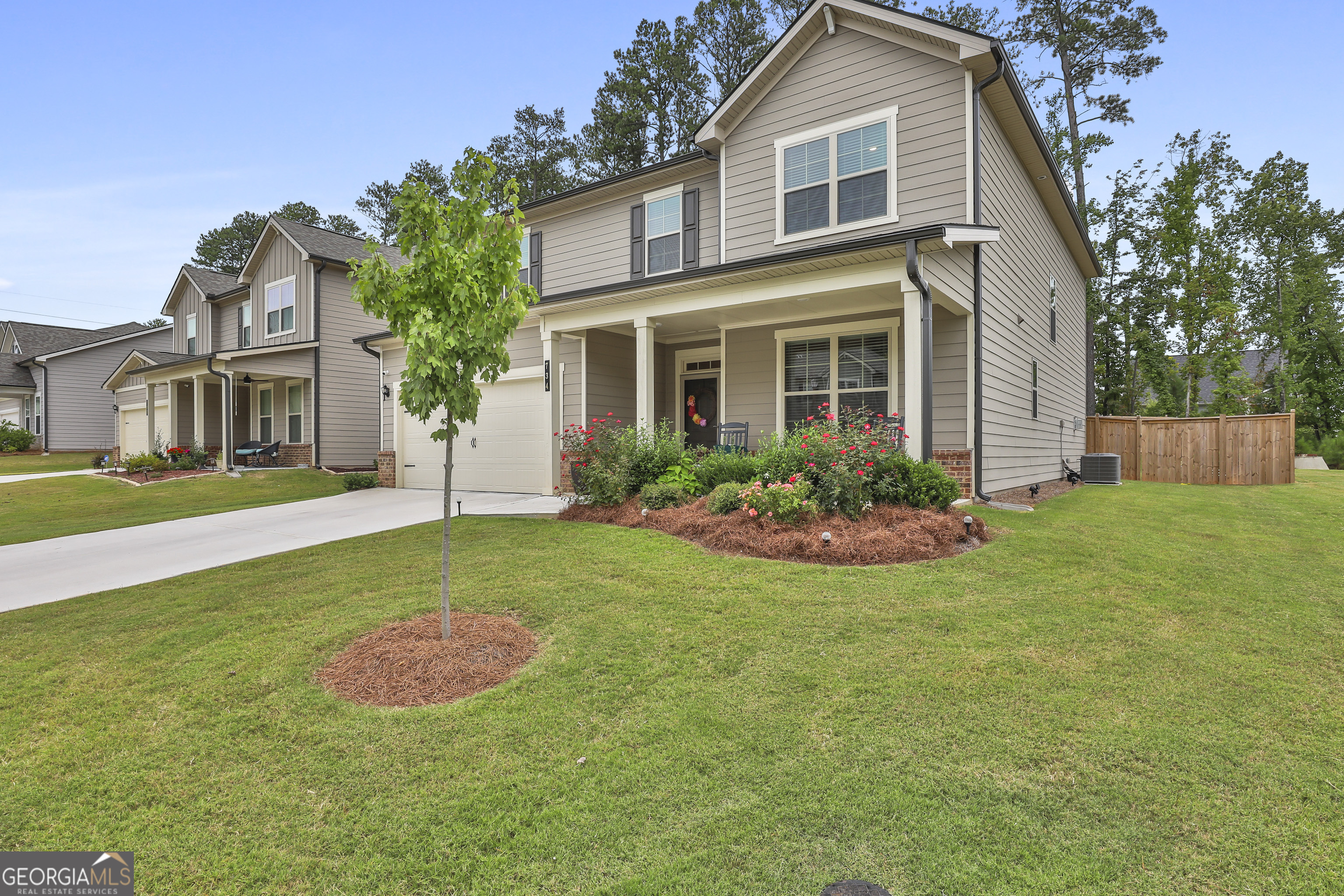 734 Lanarck WAY
