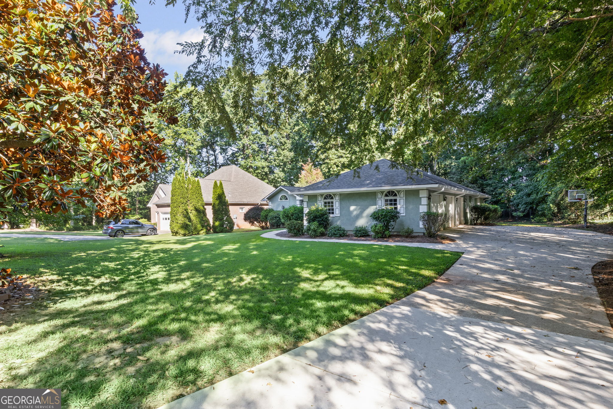 431 White Oak DR