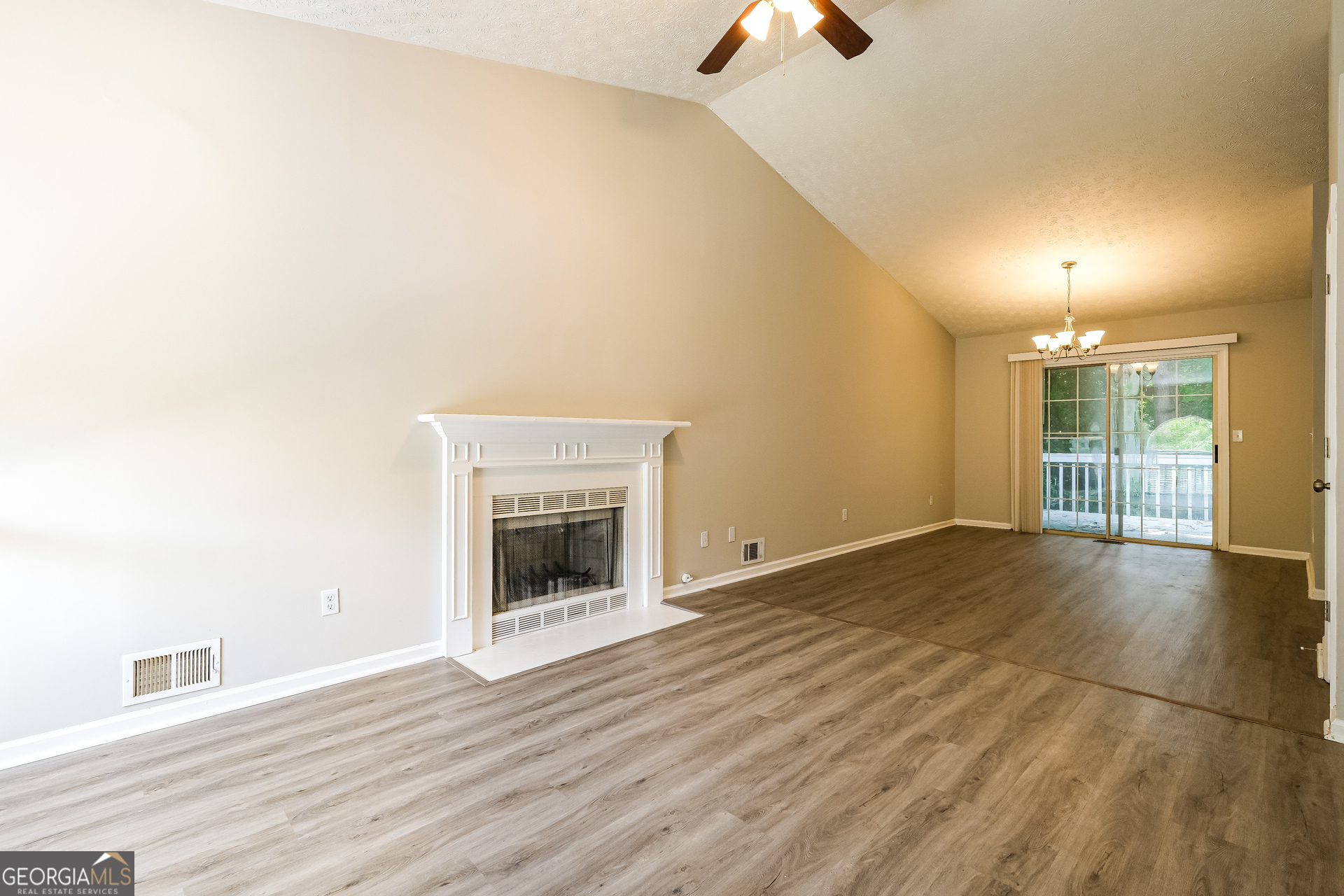 2375 Anamanda Close