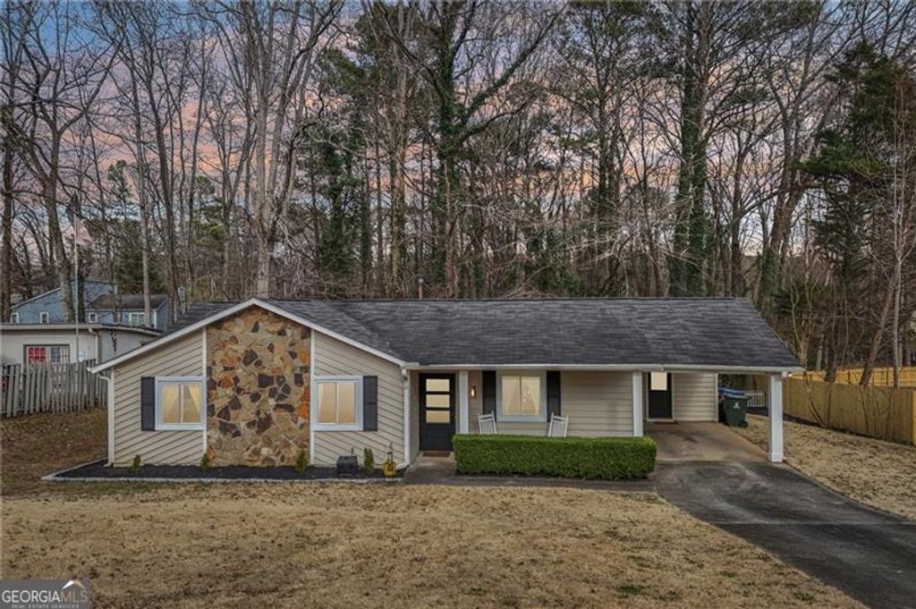 Photo of 3356 Stonewall Drive NW, Kennesaw, GA 30152 (MLS # 10691507)