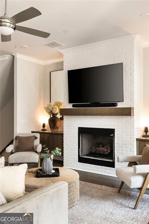 Towns On Thompson - Residential