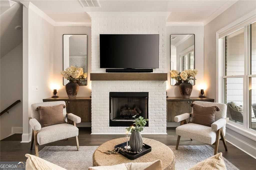 Towns On Thompson - Residential