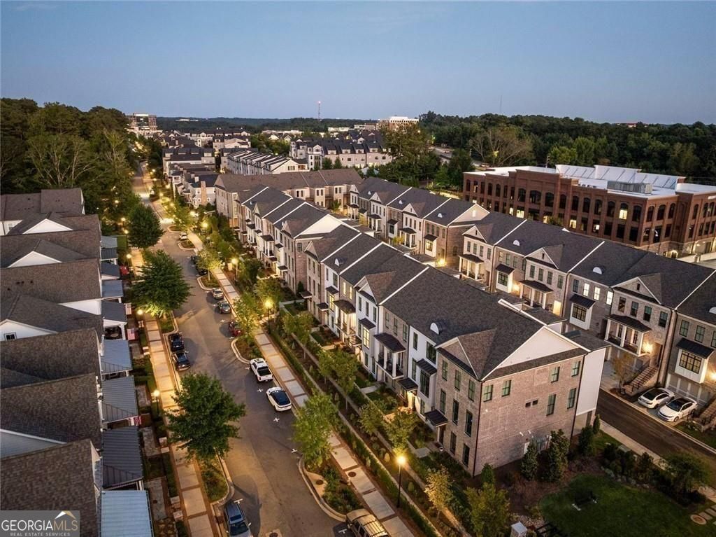 Towns On Thompson - Residential