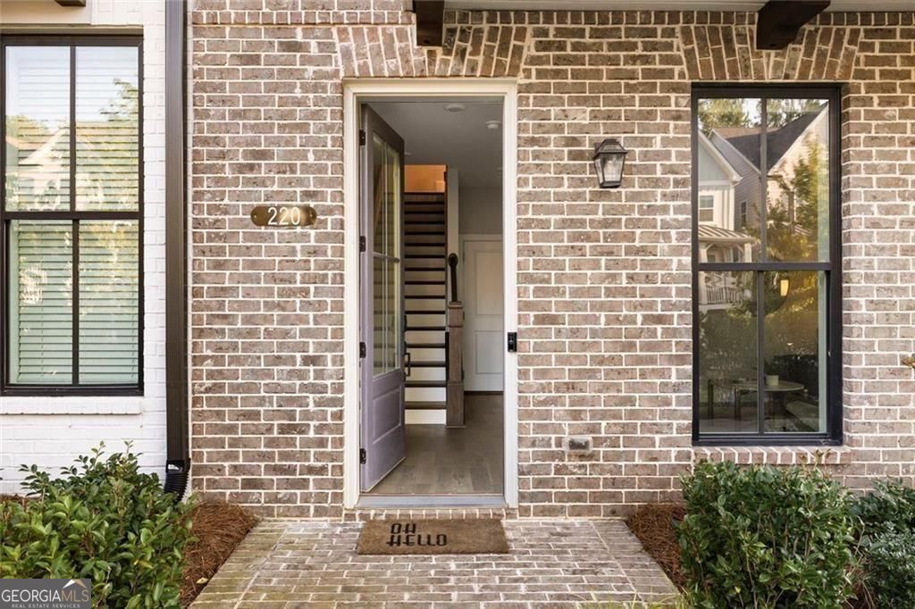 Towns On Thompson - Residential