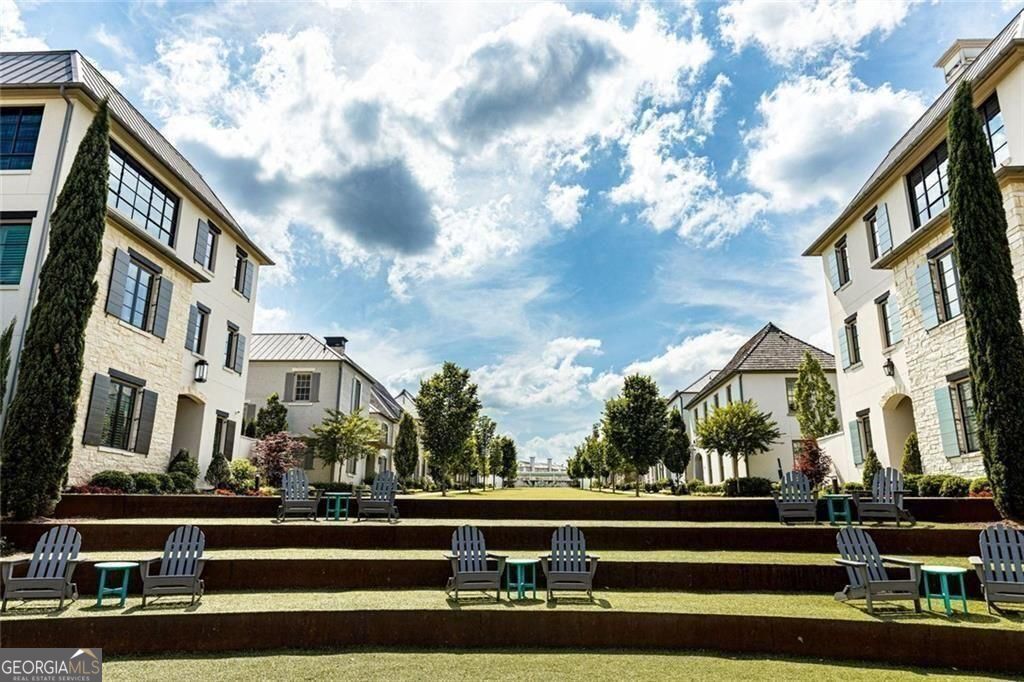 Towns On Thompson - Residential