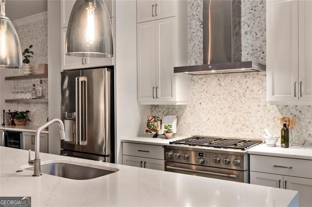 Towns On Thompson - Residential