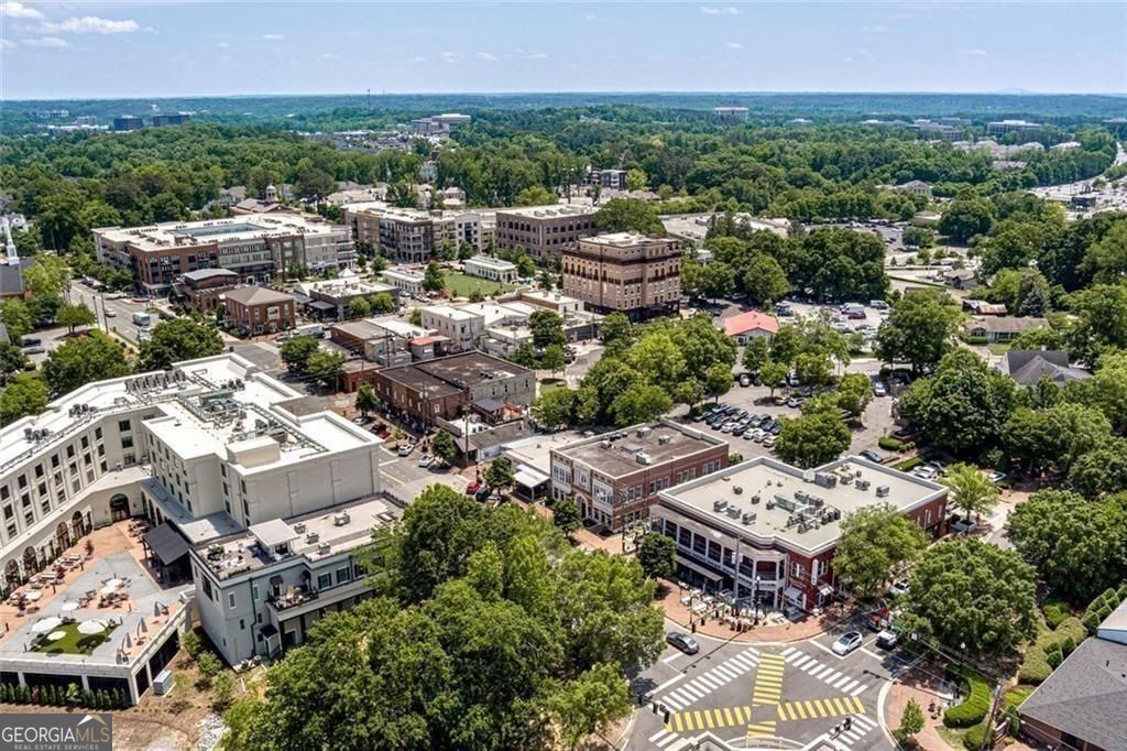 Towns On Thompson - Residential