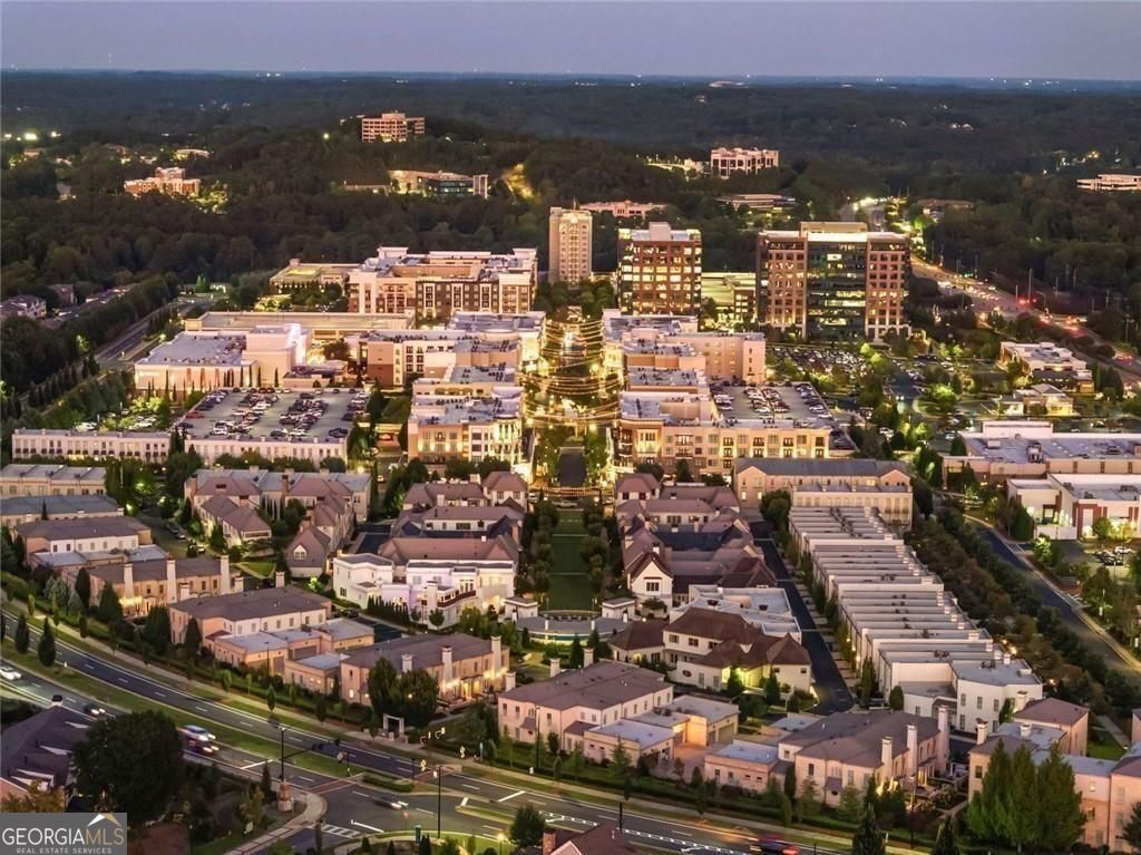 Towns On Thompson - Residential