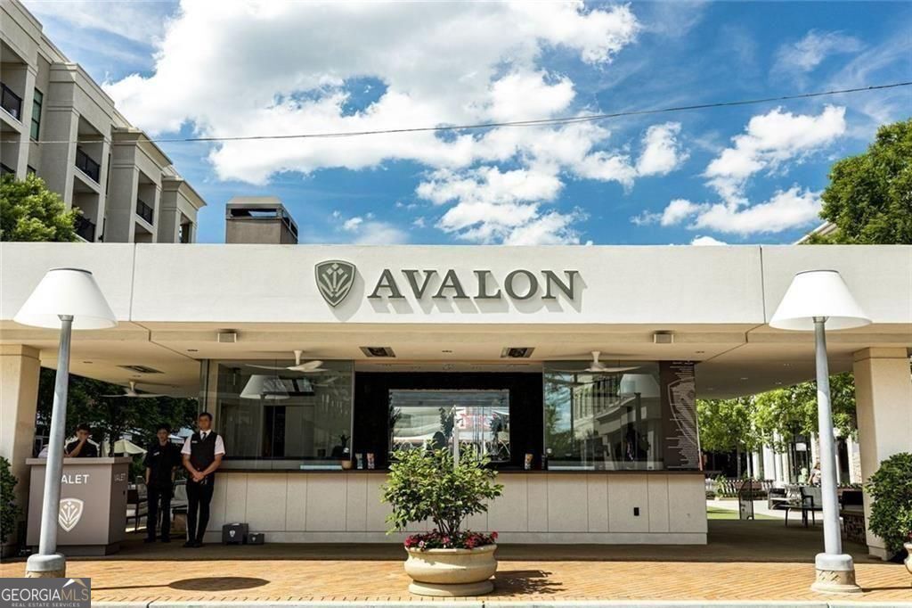 Towns On Thompson - Residential